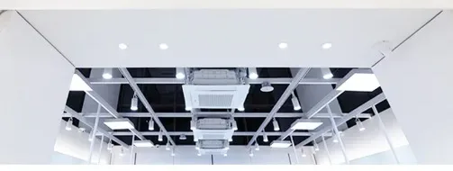 인비절라인 전용 치료공간 천장과 조명